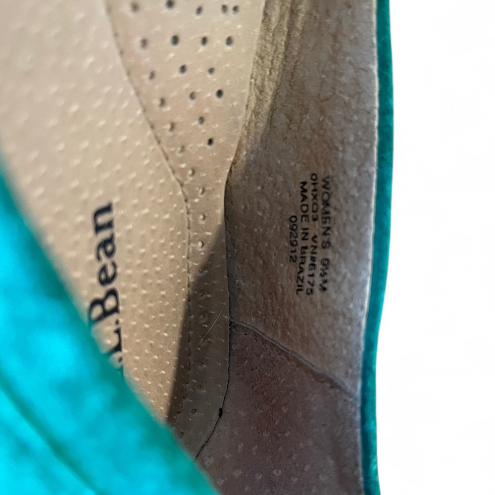 L.L. Bean Women's  Flats with Striped Buckle. Green Suede Flats. Size 9 1/2 - Picture 4 of 4